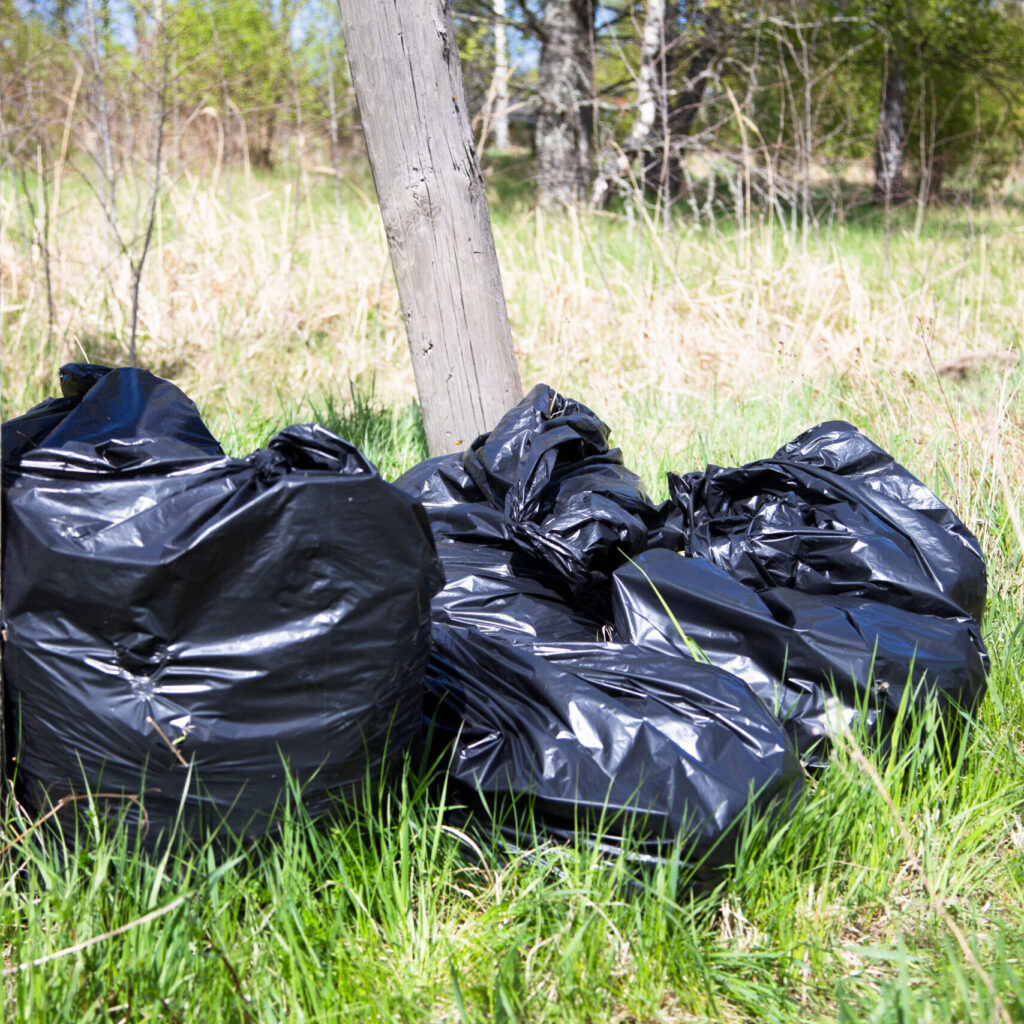 suljettuja isoja roskapusseja