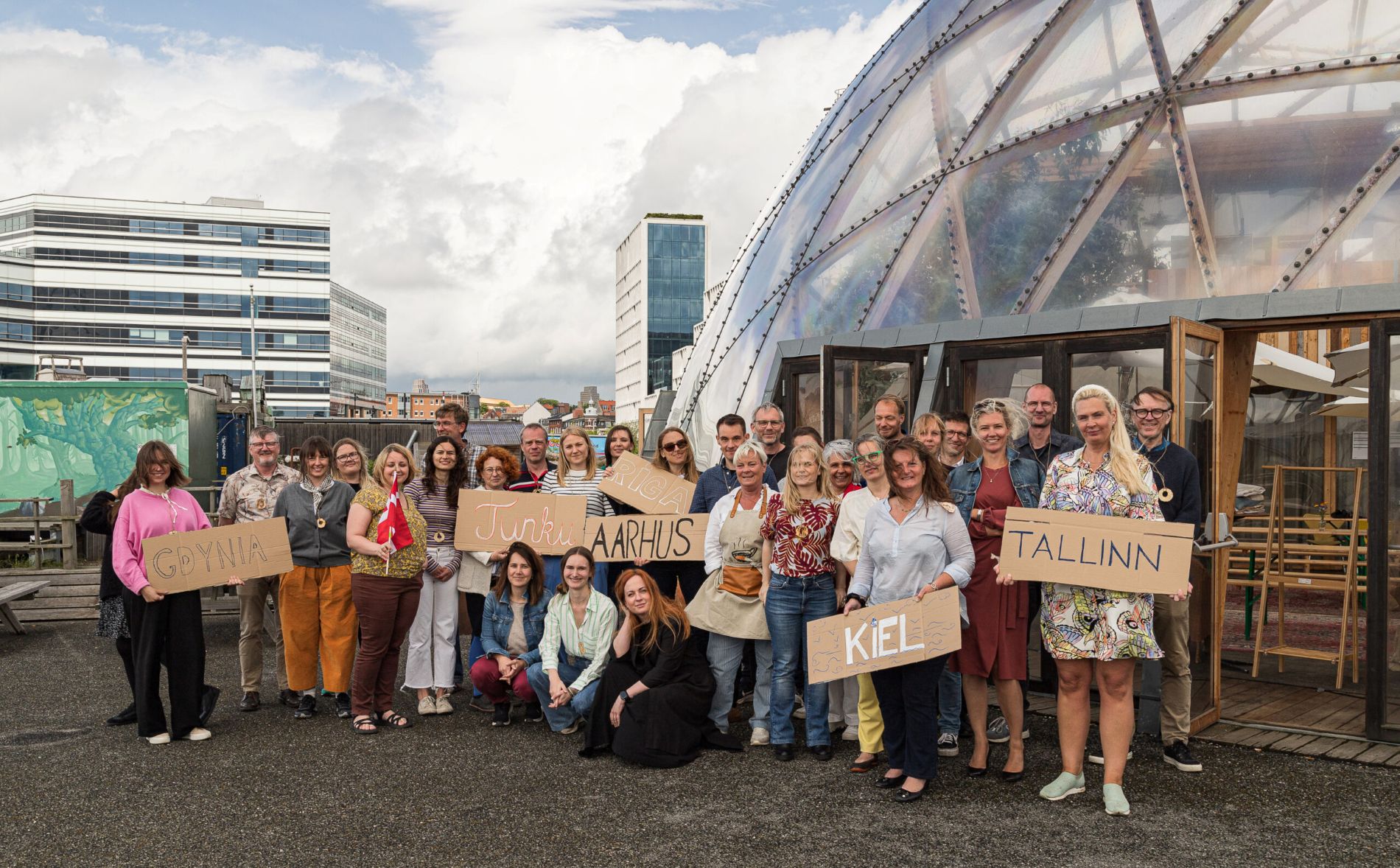 Ryhmäkuva CCC -hankkeen kumppaneista